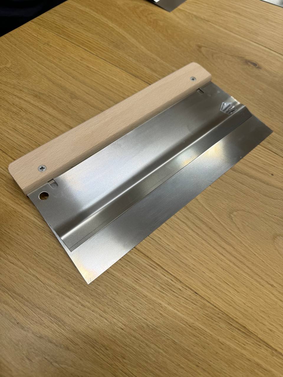 Шпатель BergerTool AquaSeal Spachtel для нанесения лаков, грунтовок и масел 27 см